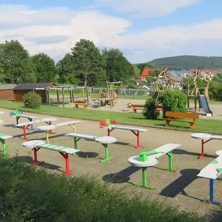 50 Am Spielplatz Hébergement de vacances *